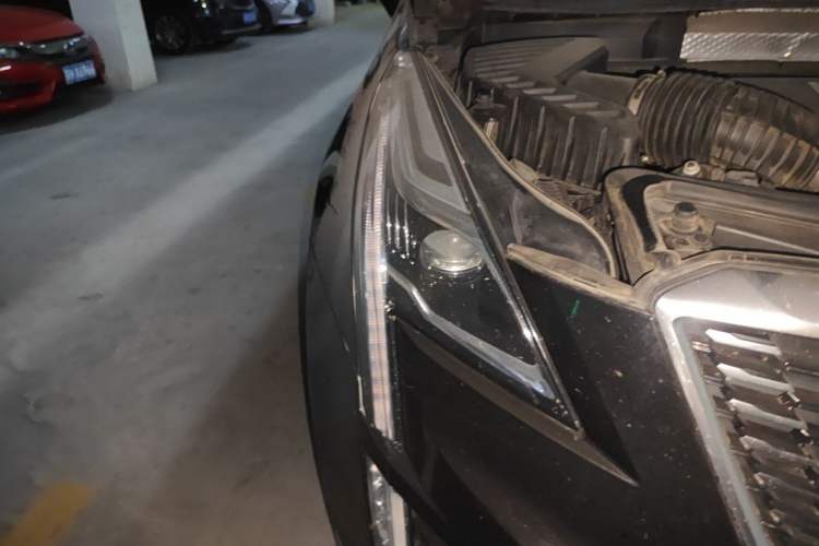 Used Cadillac XT5 2021 28T Luxury Model Right Front Headlight
