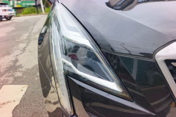 Used Cadillac XT5 2021 28T Four-Wheel Drive Luxury Version Right Front Headlight