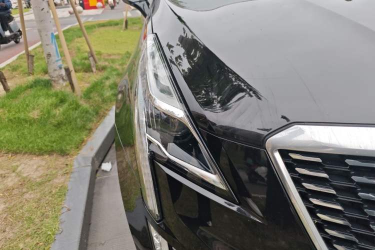 Used Cadillac XT5 2021 2.0T Two-Wheel Drive Luxury Version Right Front Headlight