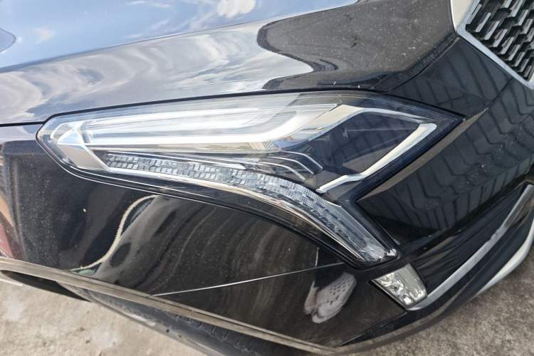 Used Cadillac XT5 2021 28T Luxury Model Right Front Headlight