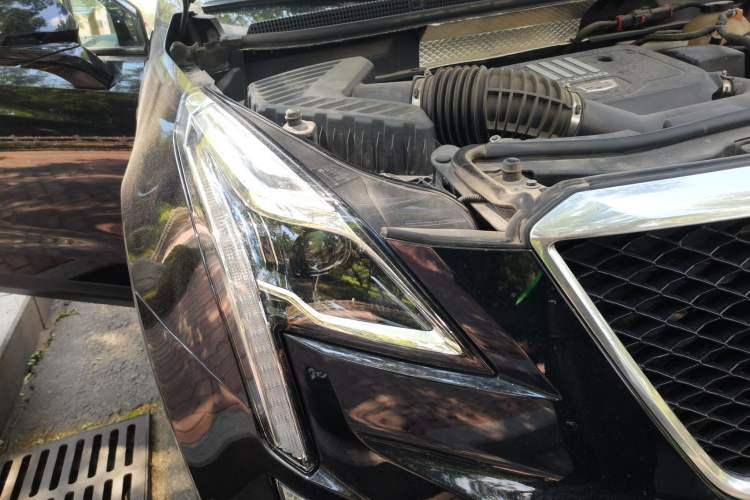 Used Cadillac XT5 2021 28T Four-Wheel Drive Leading Sport Model Right Front Headlight