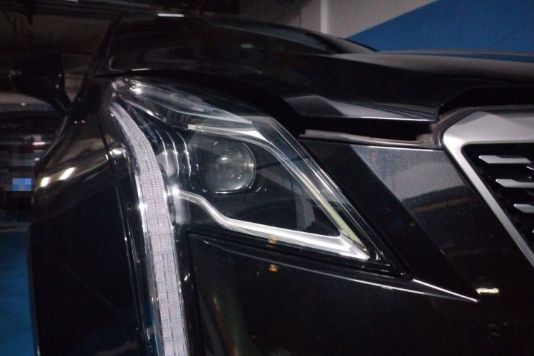 Used Cadillac XT5 2021 28T Luxury Model Right Front Headlight