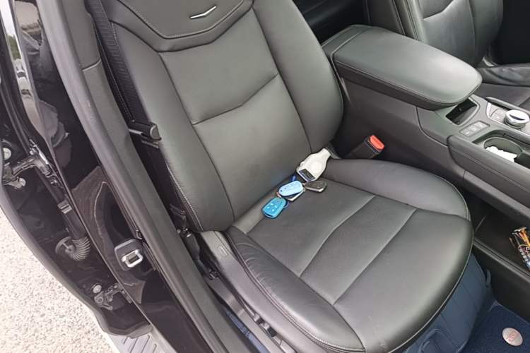 Used Cadillac XT5 2021 28T Four-Wheel Drive Leading Sport Model Right Front Seat