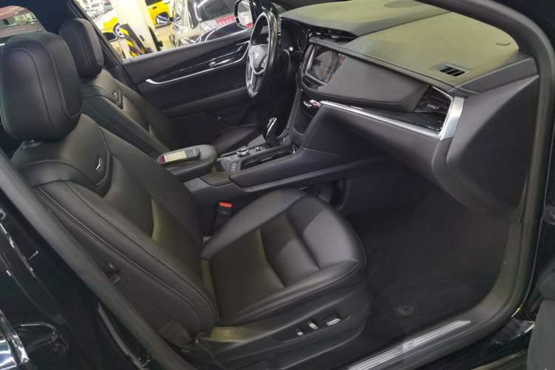 Used Cadillac XT5 2021 28T Luxury Model Right Front Seat