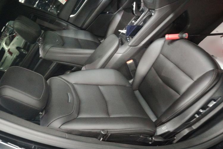 Used Cadillac XT5 2021 2.0T Two-Wheel Drive Luxury Version Right Front Seat