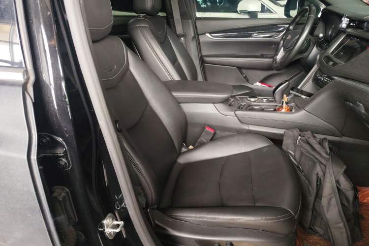 Used Cadillac XT5 2021 2.0T Two-Wheel Drive Luxury Version Right Front Seat