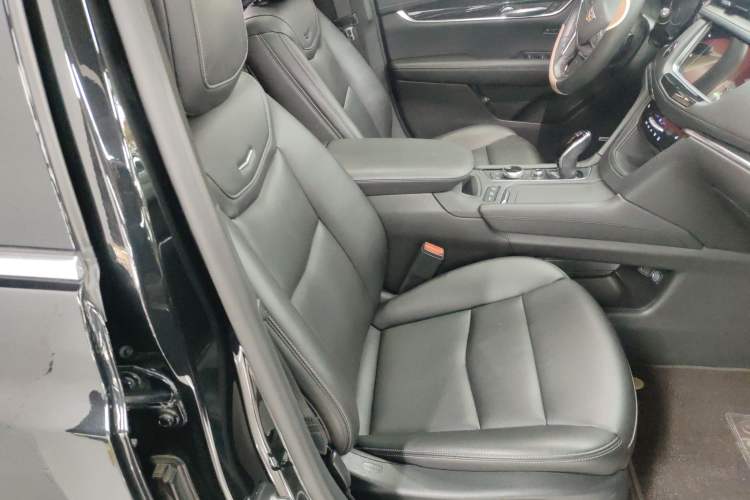 Used Cadillac XT5 2021 2.0T Two-Wheel Drive Luxury Version Right Front Seat
