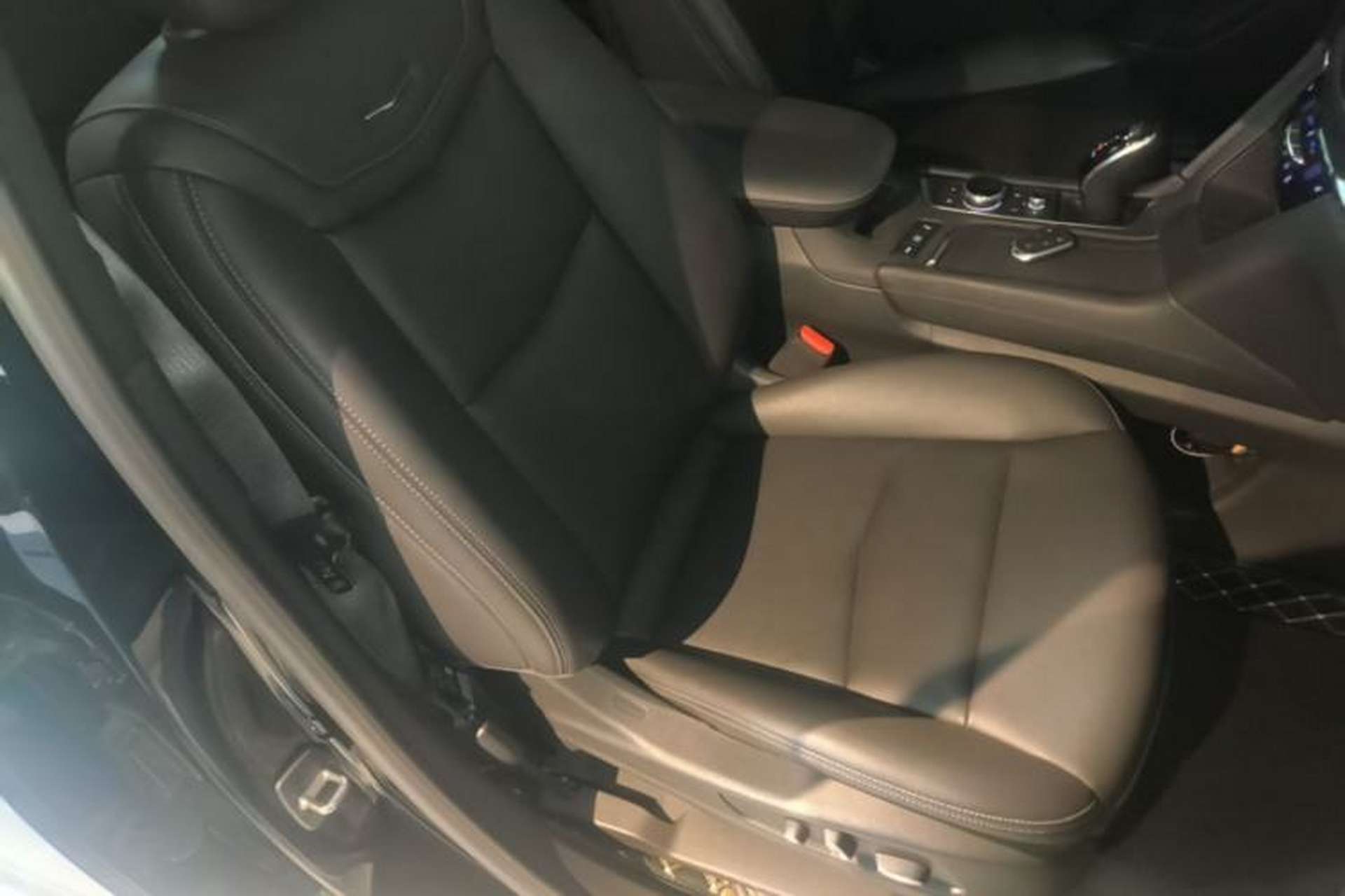 Used Cadillac XT5 2021 2.0T Four-Wheel Drive Luxury Version Right Front Seat