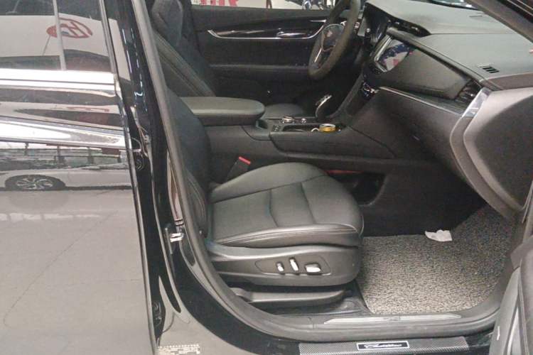 Used Cadillac XT5 2021 2.0T Two-Wheel Drive Luxury Version Right Front Seat