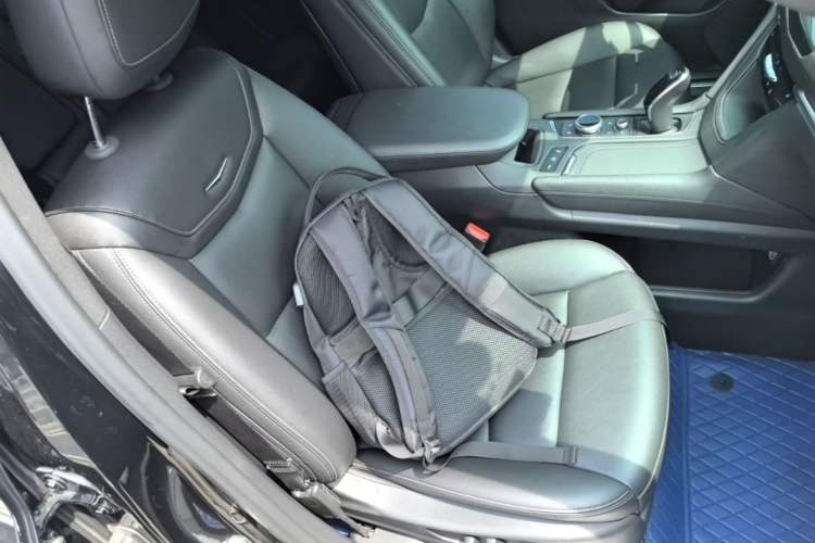 Used Cadillac XT5 2021 28T Luxury Model Right Front Seat
