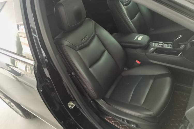 Used Cadillac XT5 2021 2.0T Two-Wheel Drive Luxury Version Right Front Seat