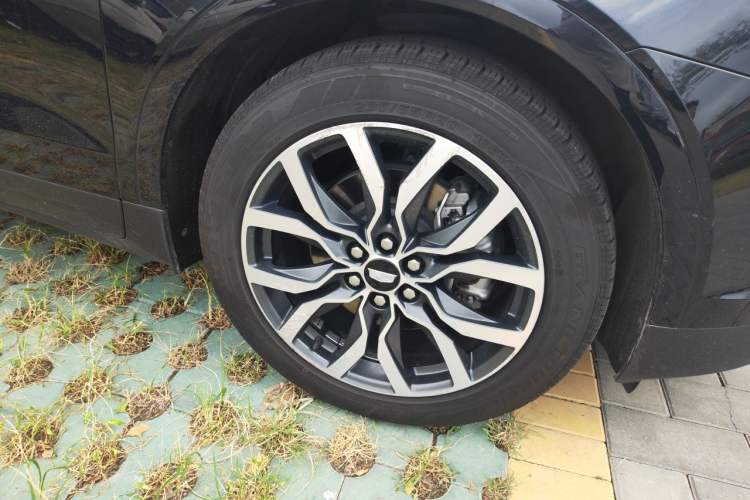 Used Cadillac XT5 2021 2.0T Four-Wheel Drive Premium Edition Right Front Wheel Hub