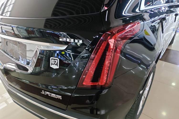 Used Cadillac XT5 2021 2.0T Two-Wheel Drive Luxury Version Right Rear Taillight