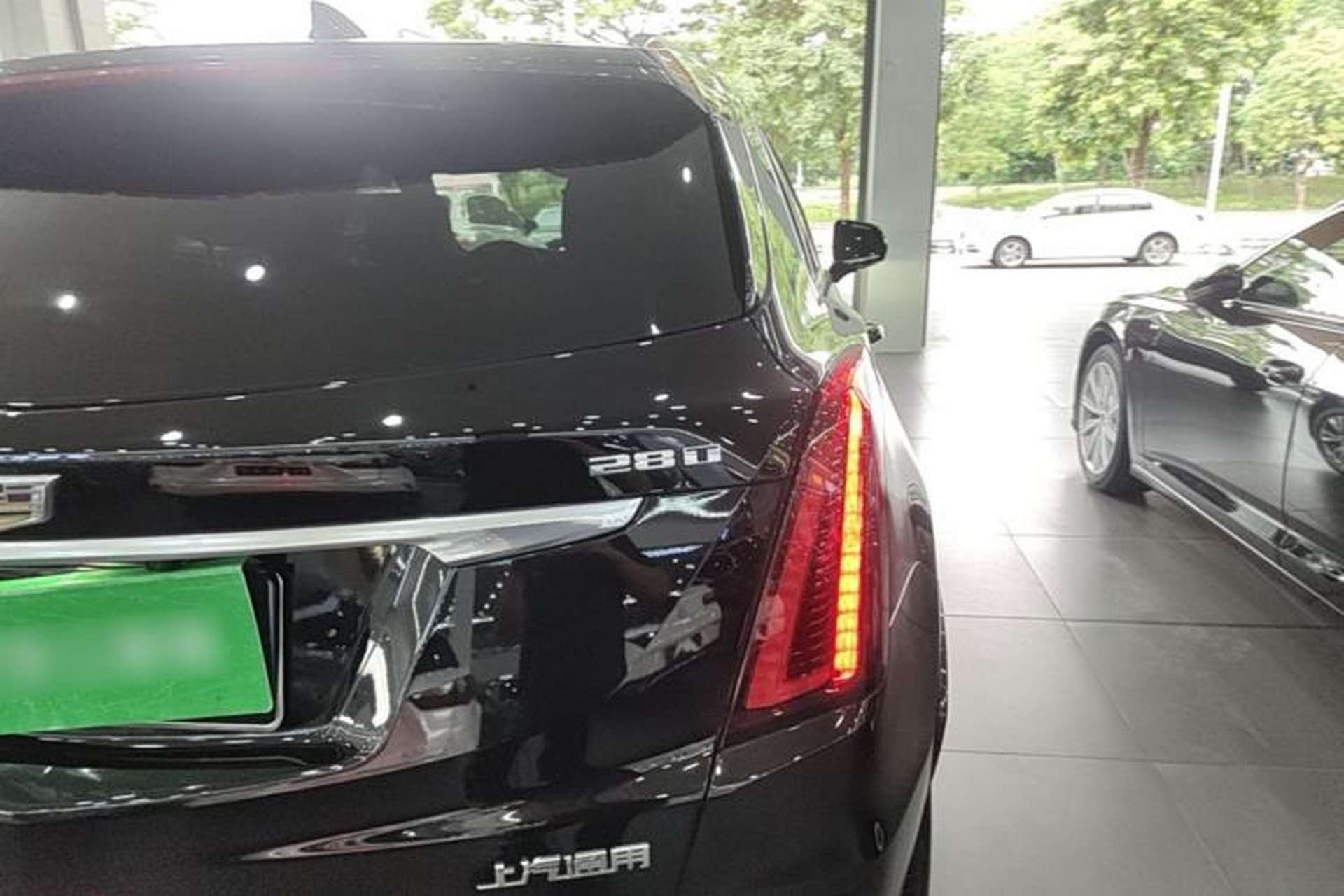 Used Cadillac XT5 2021 28T Luxury Model Right Rear Taillight