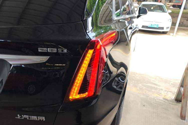 Used Cadillac XT5 2021 2.0T Two-Wheel Drive Luxury Version Right Rear Taillight