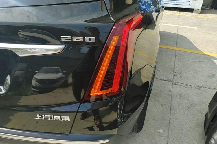 Used Cadillac XT5 2021 28T Luxury Model Right Rear Taillight