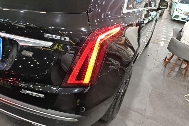 Used Cadillac XT5 2021 2.0T Two-Wheel Drive Luxury Version Right Rear Taillight