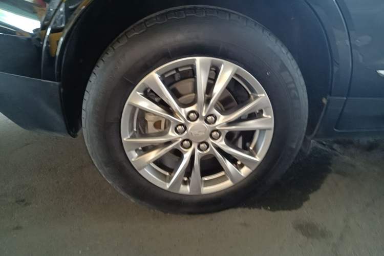 Used Cadillac XT5 2021 28T Luxury Model Right Rear Wheel Hub
