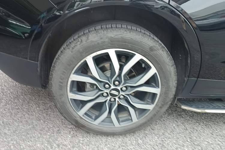 Used Cadillac XT5 2021 28T Four-Wheel Drive Leading Sport Model Right Rear Wheel Hub