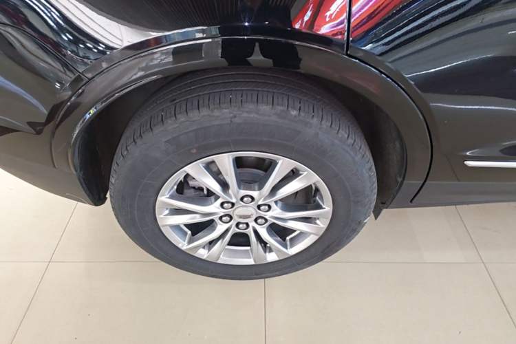 Used Cadillac XT5 2021 2.0T Two-Wheel Drive Luxury Version Right Rear Wheel Hub