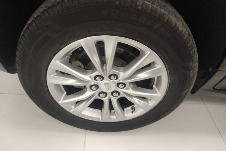 Used Cadillac XT5 2021 28T Four-Wheel Drive Luxury Version Right Rear Wheel Hub