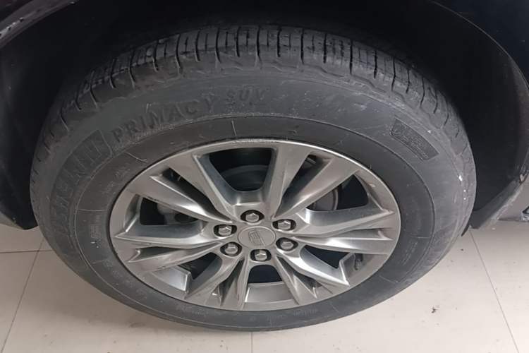 Used Cadillac XT5 2021 28T Luxury Model Right Rear Wheel Hub