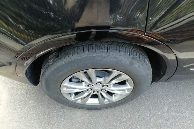 Used Cadillac XT5 2021 28T Luxury Model Right Rear Wheel Hub