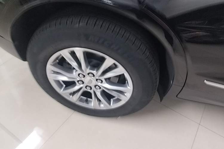 Used Cadillac XT5 2021 28T Luxury Model Right Rear Wheel Hub