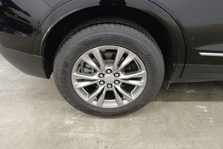 Used Cadillac XT5 2021 28T Luxury Model Right Rear Wheel Hub