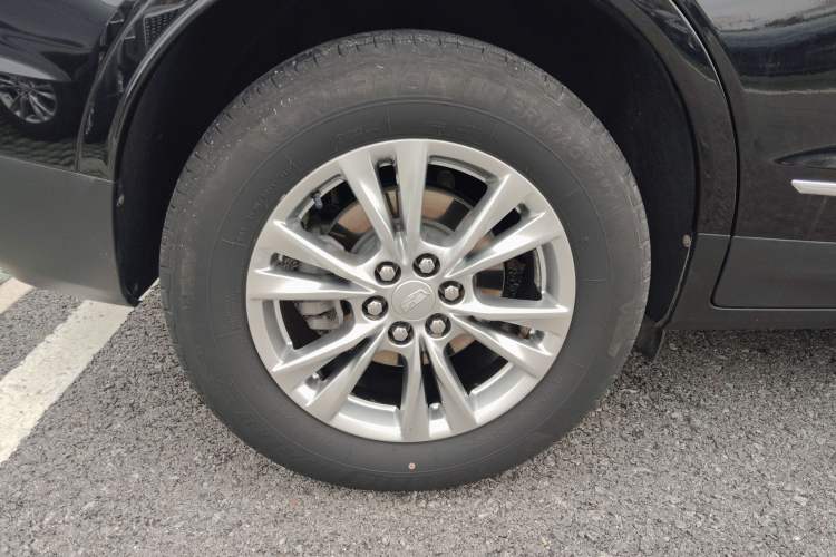 Used Cadillac XT5 2021 2.0T Two-Wheel Drive Luxury Version Right Rear Wheel Hub