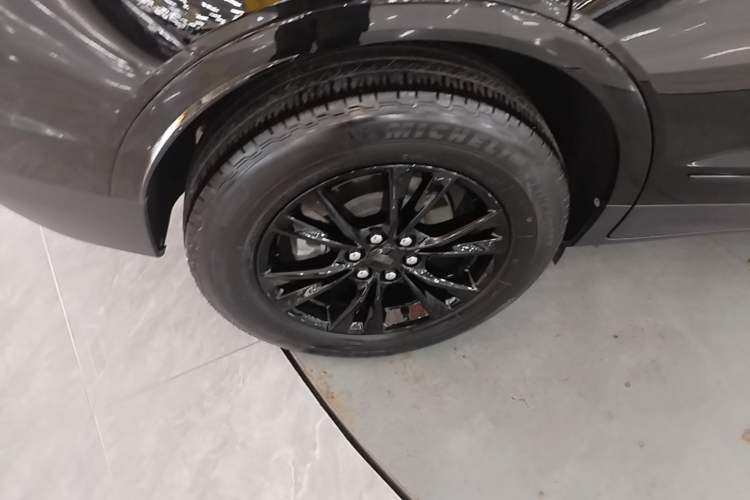 Used Cadillac XT5 2021 28T Luxury Model Right Rear Wheel Hub
