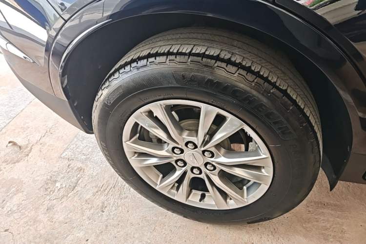 Used Cadillac XT5 2021 2.0T Four-Wheel Drive Luxury Version Right Rear Wheel Hub