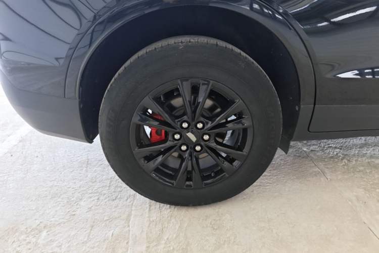 Used Cadillac XT5 2021 28T Four-Wheel Drive Tech Version Right Rear Wheel Hub