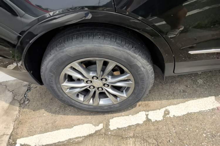 Used Cadillac XT5 2021 28T Luxury Model Right Rear Wheel Hub