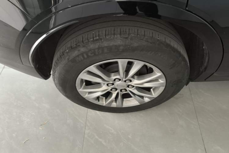Used Cadillac XT5 2021 2.0T Two-Wheel Drive Luxury Version Right Rear Wheel Hub
