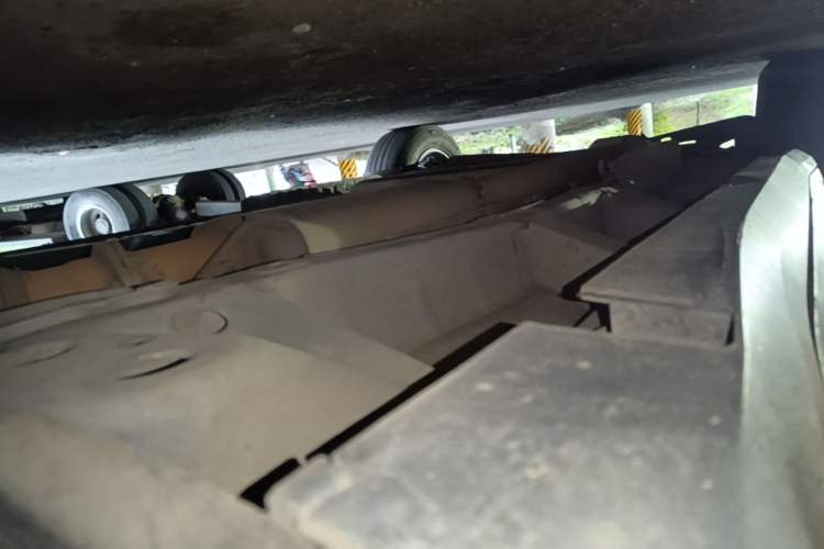 Used Cadillac XT5 2021 28T Luxury Model Right Side Sill