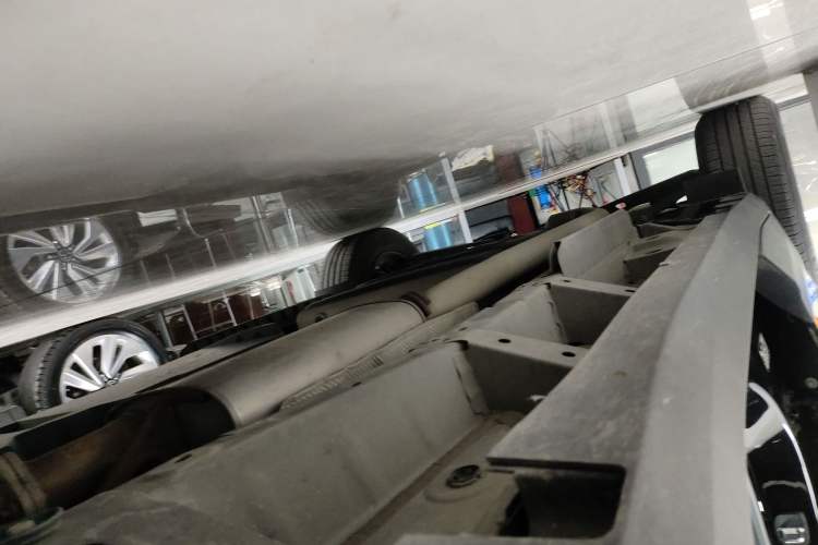 Used Cadillac XT5 2021 2.0T Two-Wheel Drive Luxury Version Right Side Sill