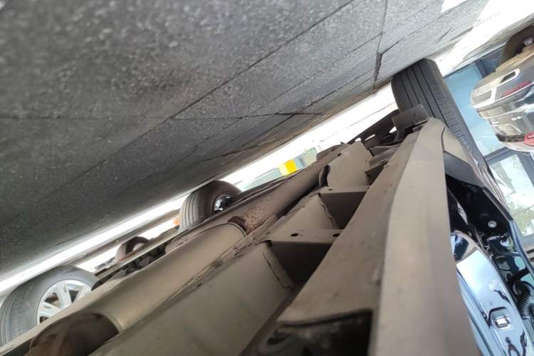 Used Cadillac XT5 2021 2.0T Two-Wheel Drive Luxury Version Right Side Sill