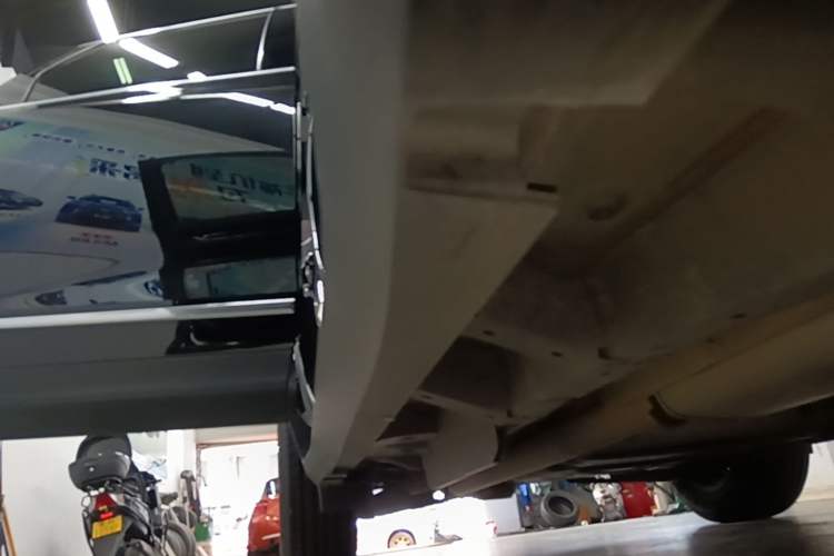 Used Cadillac XT5 2021 28T Luxury Model Right Side Sill