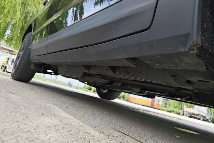 Used Cadillac XT5 2021 28T Four-Wheel Drive Tech Version Right Side Sill