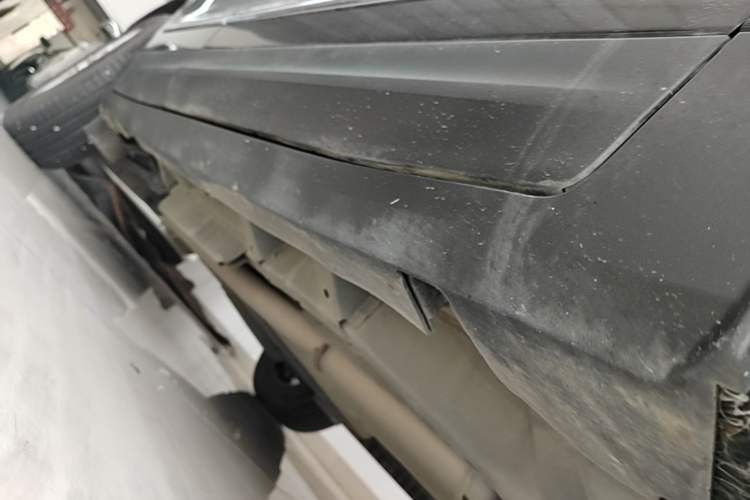 Used Cadillac XT5 2021 28T Luxury Model Right Side Sill