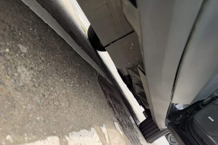Used Cadillac XT5 2021 28T Luxury Model Right Side Sill