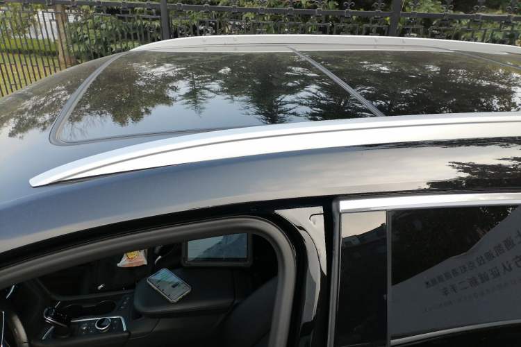 Used Cadillac XT5 2021 28T Luxury Model Roof