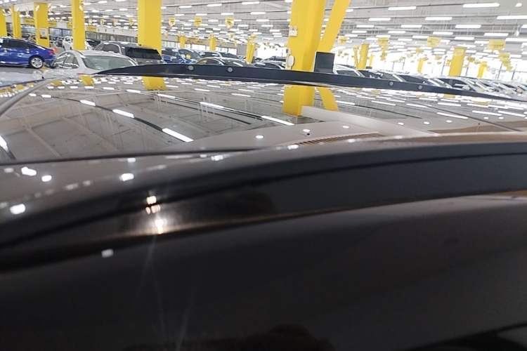 Used Cadillac XT5 2021 28T Luxury Model Roof