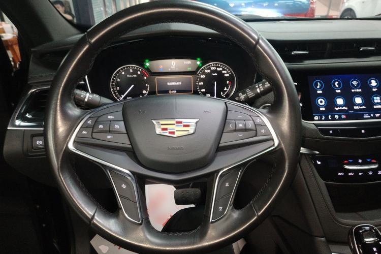 Used Cadillac XT5 2021 2.0T Two-Wheel Drive Luxury Version Steering Wheel