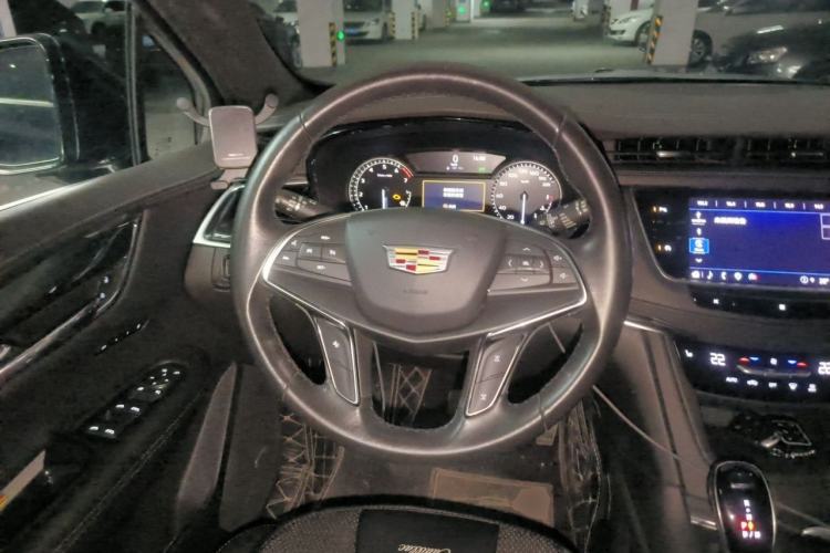 Used Cadillac XT5 2021 2.0T Two-Wheel Drive Luxury Version Steering Wheel