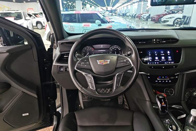 Used Cadillac XT5 2021 2.0T Two-Wheel Drive Luxury Version Steering Wheel
