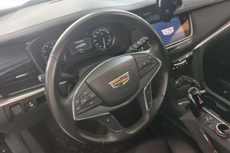 Used Cadillac XT5 2021 2.0T Two-Wheel Drive Luxury Version Steering Wheel