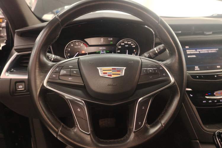 Used Cadillac XT5 2021 28T Four-Wheel Drive Luxury Version Steering Wheel