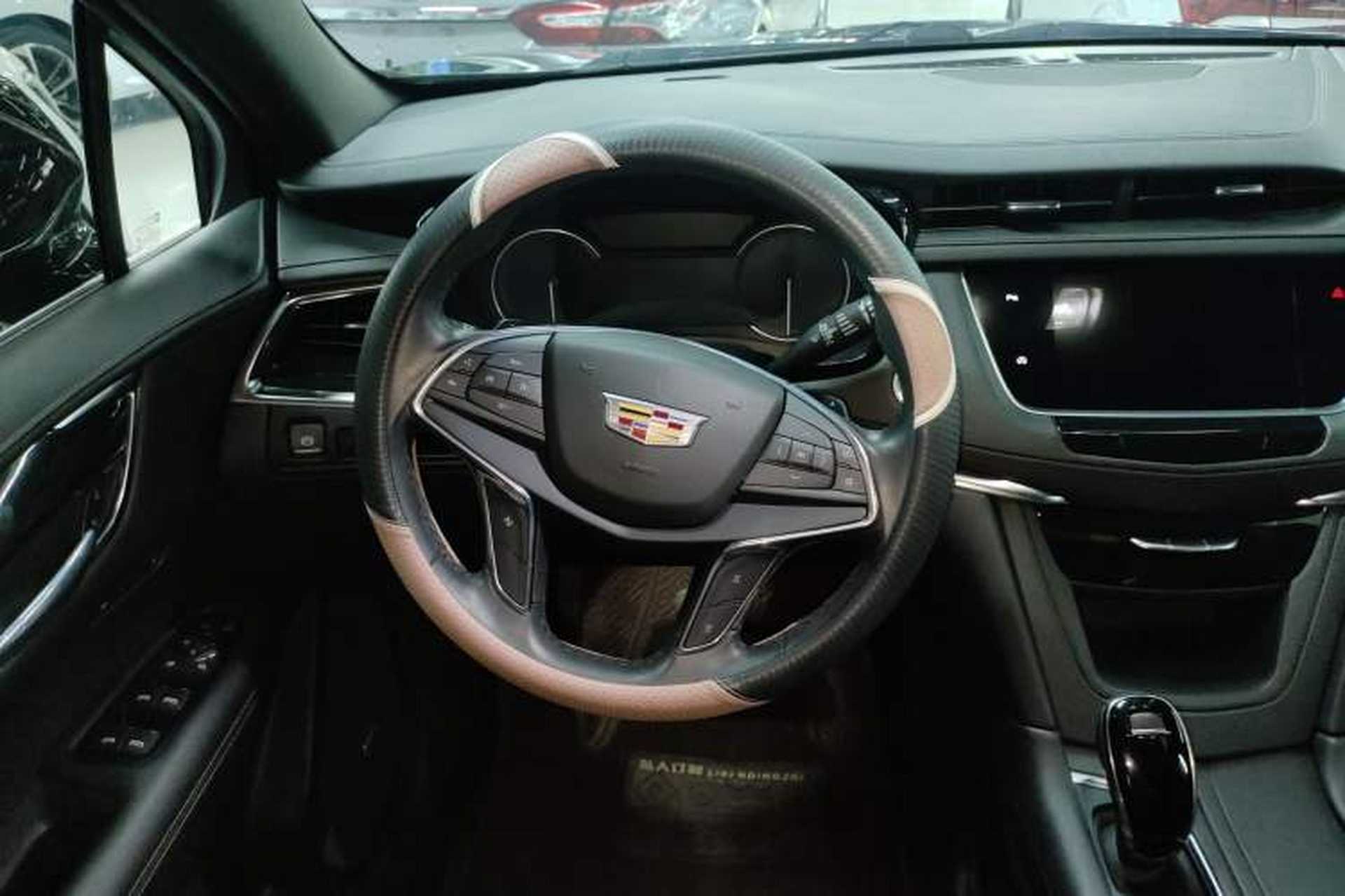 Used Cadillac XT5 2021 2.0T Two-Wheel Drive Luxury Version Steering Wheel